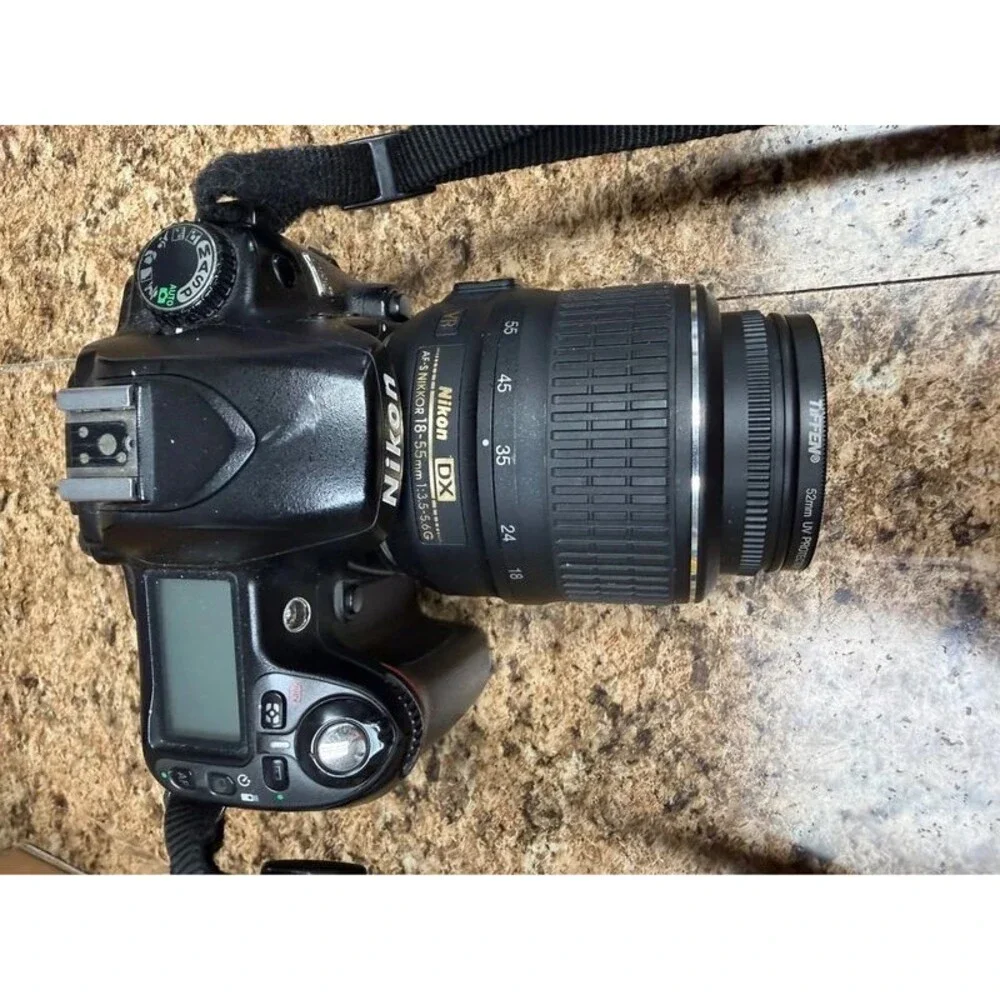 Nikon D80 DSLR Camera w/ AF-S DX 18-55mm VR Lens Tiffen Filter Untested